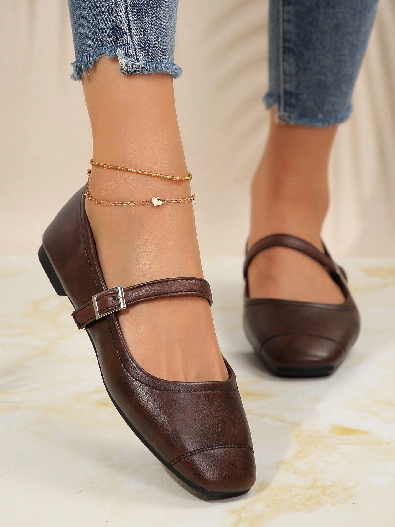 Ladies new spring and summer style square toe flat comfortable slippers