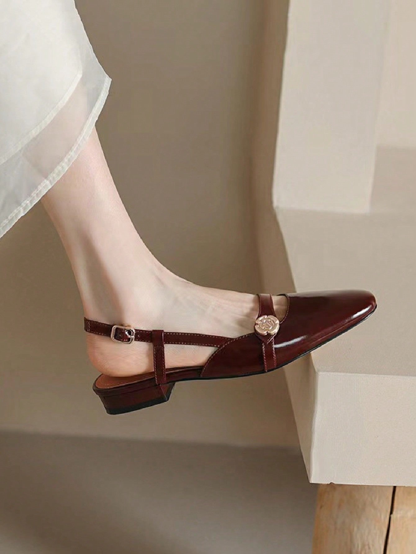 Spring new shiny versatile soft-soled fashionable flat shoes for women